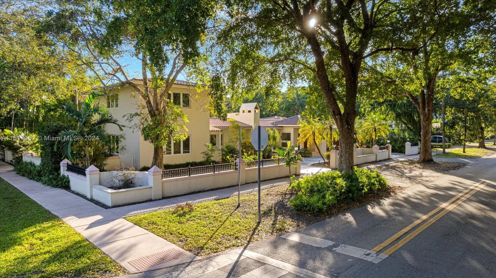 906 Palermo Ave 906, Coral Gables, Florida 33134, 7 Bedrooms Bedrooms, ,6 BathroomsBathrooms,Residentiallease,For Rent,906 Palermo Ave 906,A11517932