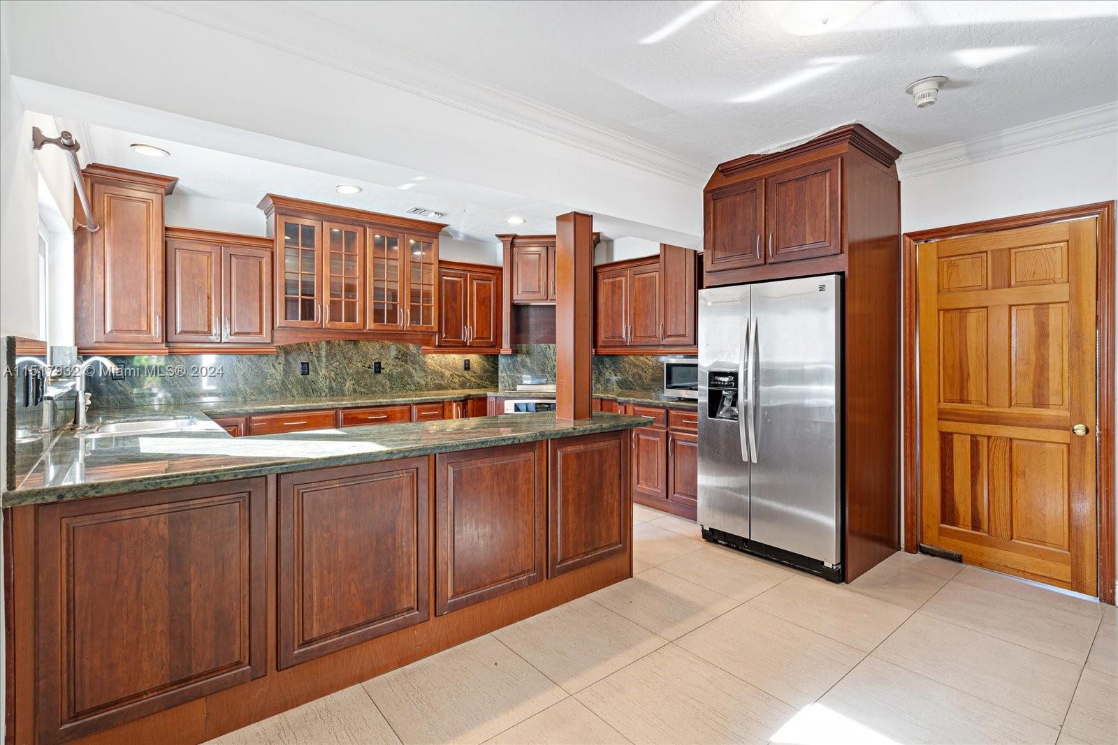 906 Palermo Ave 906, Coral Gables, Florida 33134, 7 Bedrooms Bedrooms, ,6 BathroomsBathrooms,Residentiallease,For Rent,906 Palermo Ave 906,A11517932