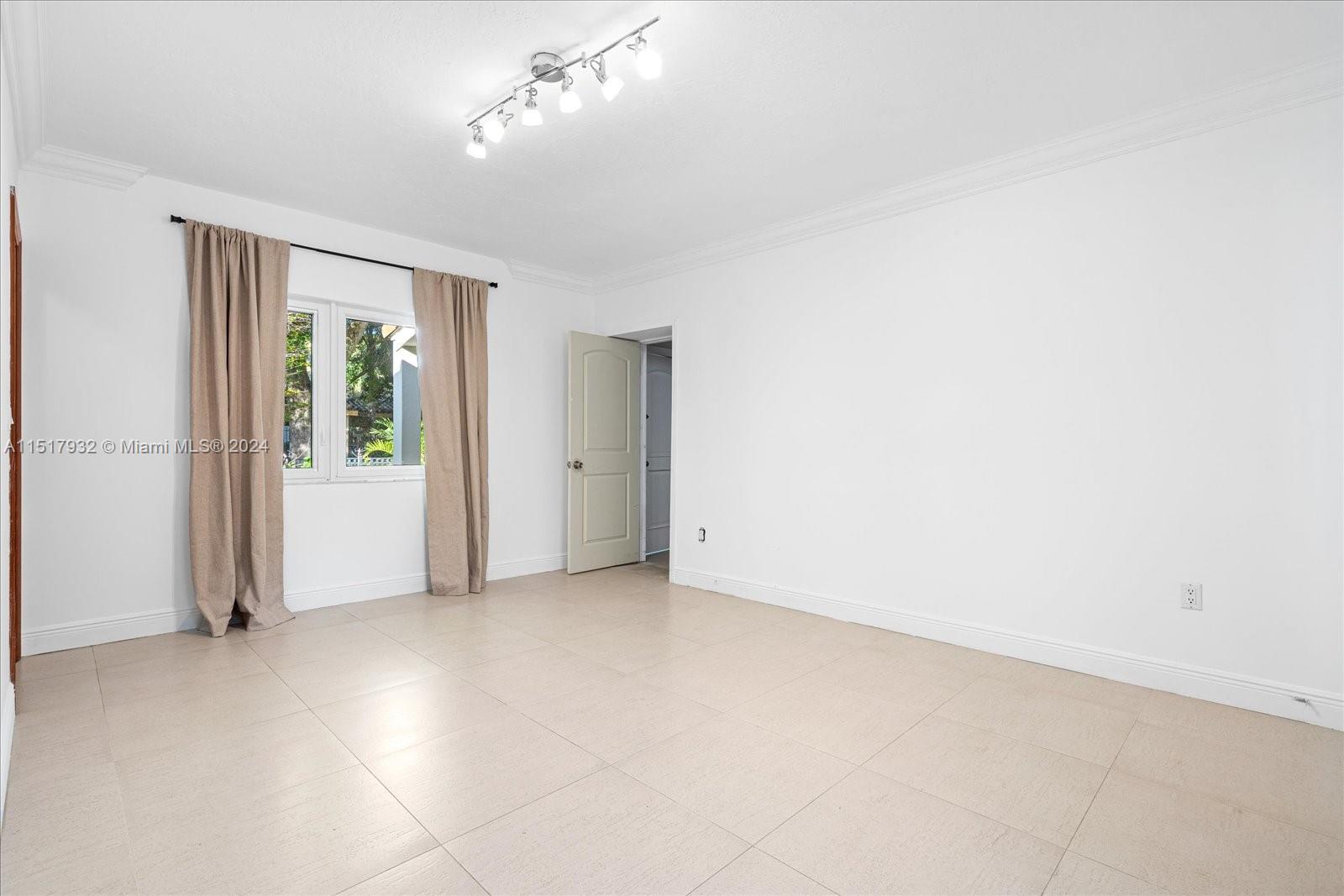 906 Palermo Ave 906, Coral Gables, Florida 33134, 7 Bedrooms Bedrooms, ,6 BathroomsBathrooms,Residentiallease,For Rent,906 Palermo Ave 906,A11517932