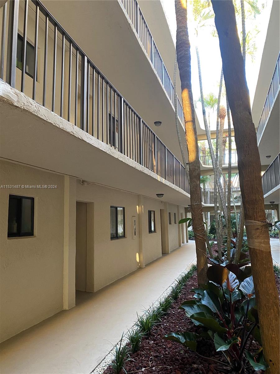 8065 SW 107th Ave 208, Miami, Florida 33173, 2 Bedrooms Bedrooms, ,2 BathroomsBathrooms,Residential,For Sale,8065 SW 107th Ave 208,A11531487