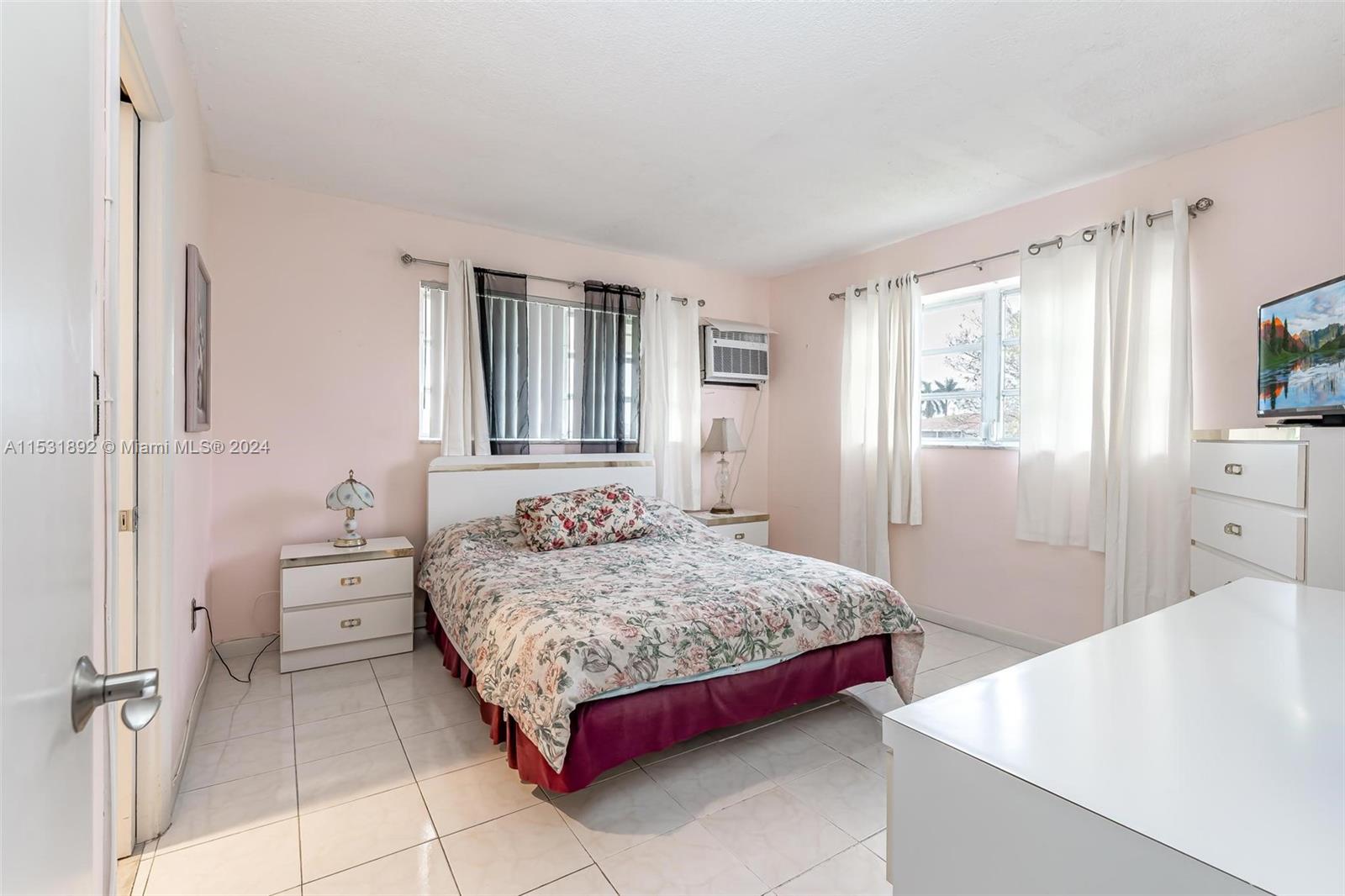 16790 NE 14th Ave 312, Miami, Florida 33162, 2 Bedrooms Bedrooms, ,2 BathroomsBathrooms,Residential,For Sale,16790 NE 14th Ave 312,A11531892