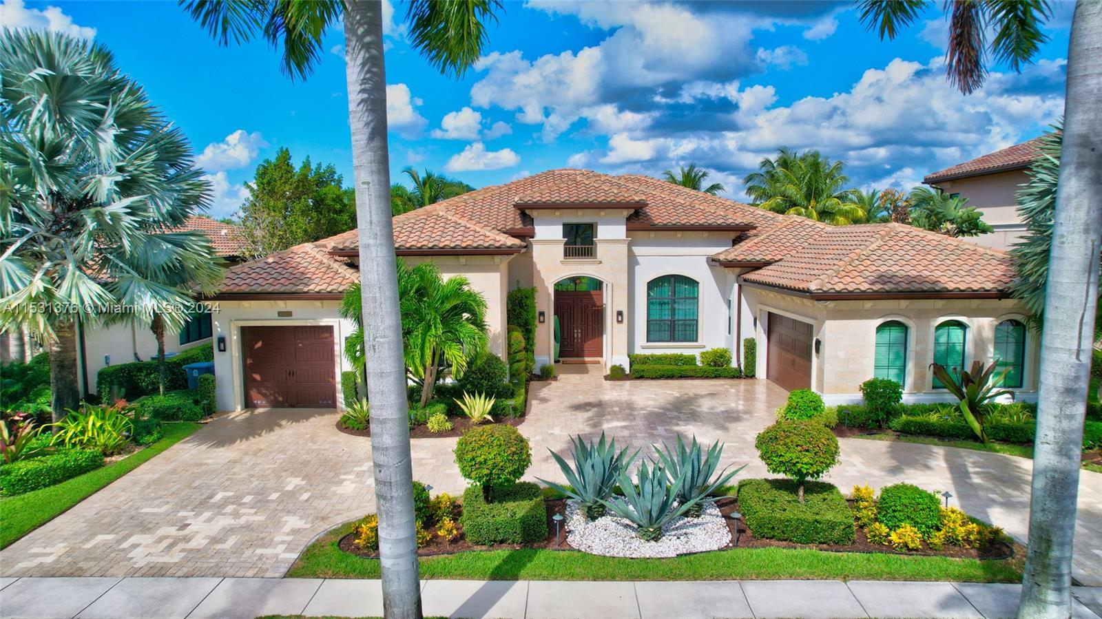 16822 Crown Bridge Dr, Delray Beach, FL, 33446 United States, 4 Bedrooms Bedrooms, ,5 BathroomsBathrooms,Residential,For Sale,Crown Bridge Dr,A11531376