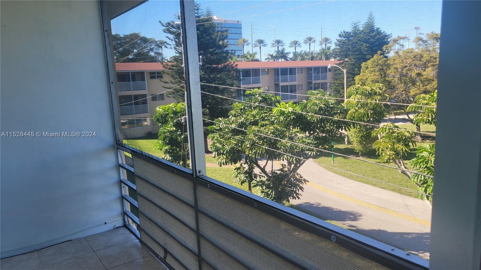 Large Screened Balcony