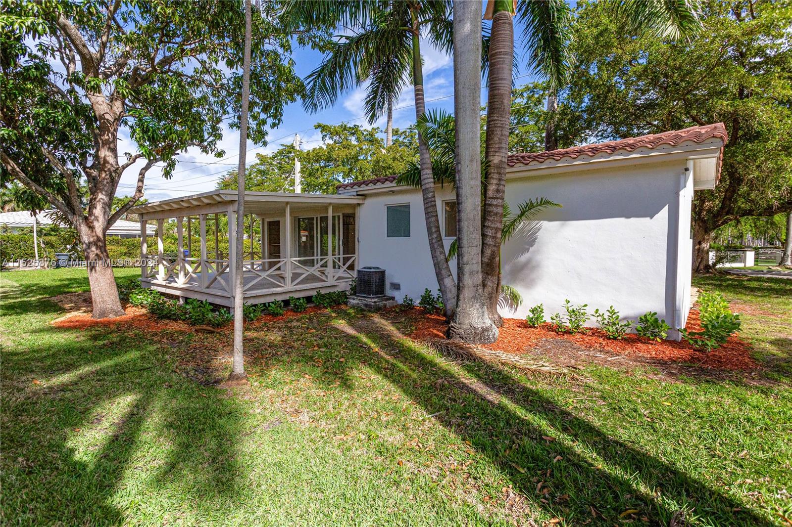 300 N 13th Ave, Hollywood, Florida 33019, 3 Bedrooms Bedrooms, ,2 BathroomsBathrooms,Residential,For Sale,300 N 13th Ave,A11525876