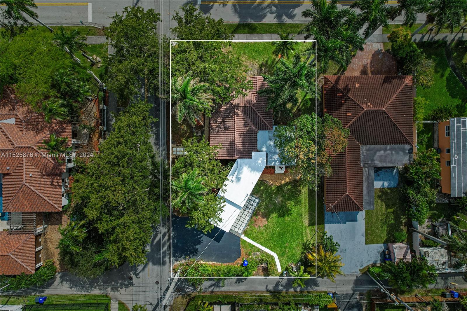 300 N 13th Ave, Hollywood, Florida 33019, 3 Bedrooms Bedrooms, ,2 BathroomsBathrooms,Residential,For Sale,300 N 13th Ave,A11525876