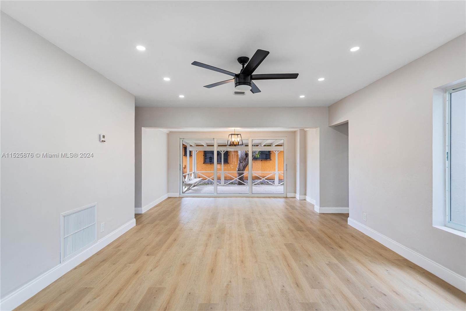 300 N 13th Ave, Hollywood, Florida 33019, 3 Bedrooms Bedrooms, ,2 BathroomsBathrooms,Residential,For Sale,300 N 13th Ave,A11525876