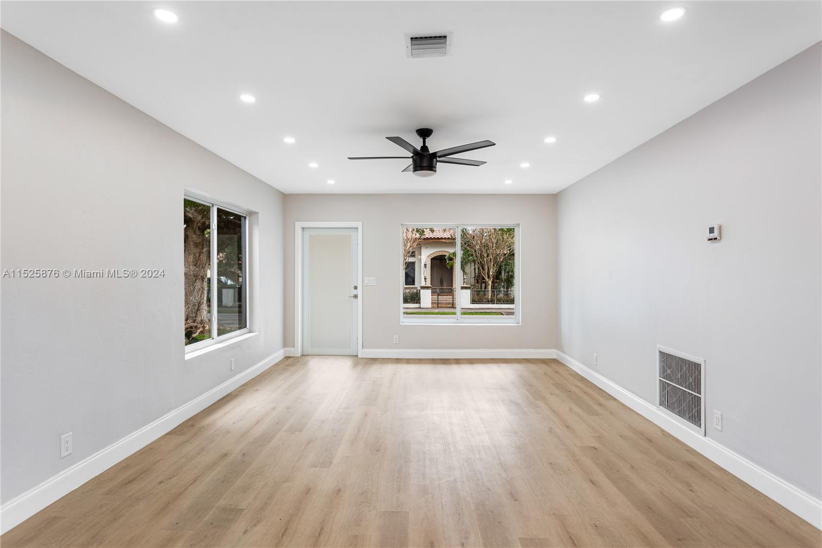 300 N 13th Ave, Hollywood, Florida 33019, 3 Bedrooms Bedrooms, ,2 BathroomsBathrooms,Residential,For Sale,300 N 13th Ave,A11525876