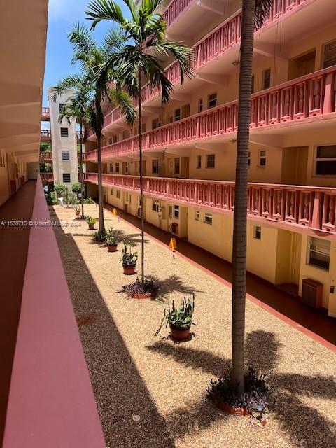 215 SE 3rd Ave 203C, Hallandale Beach, Florida 33009, 1 Bedroom Bedrooms, ,1 BathroomBathrooms,Residential,For Sale,215 SE 3rd Ave 203C,A11530715