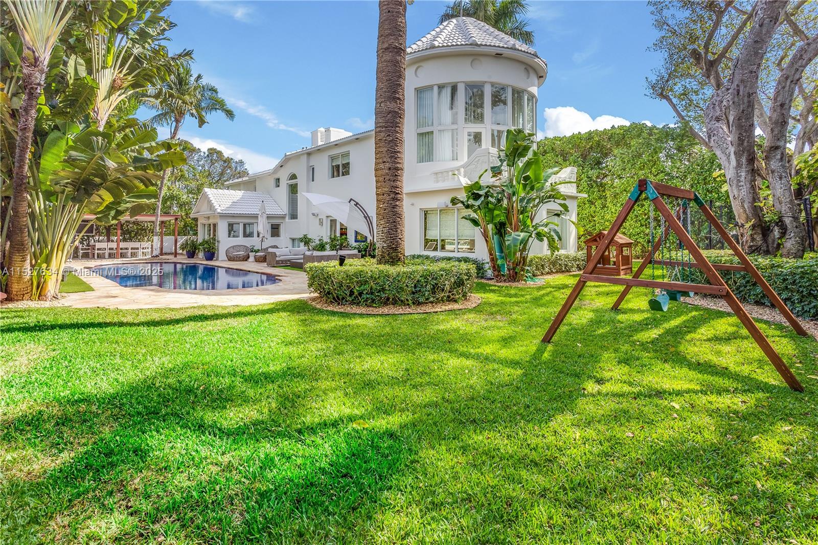 2701 N Bay Rd, Miami Beach, Florida 33140, 6 Bedrooms Bedrooms, ,6 BathroomsBathrooms,Residential,For Sale,2701 N Bay Rd,A11527634
