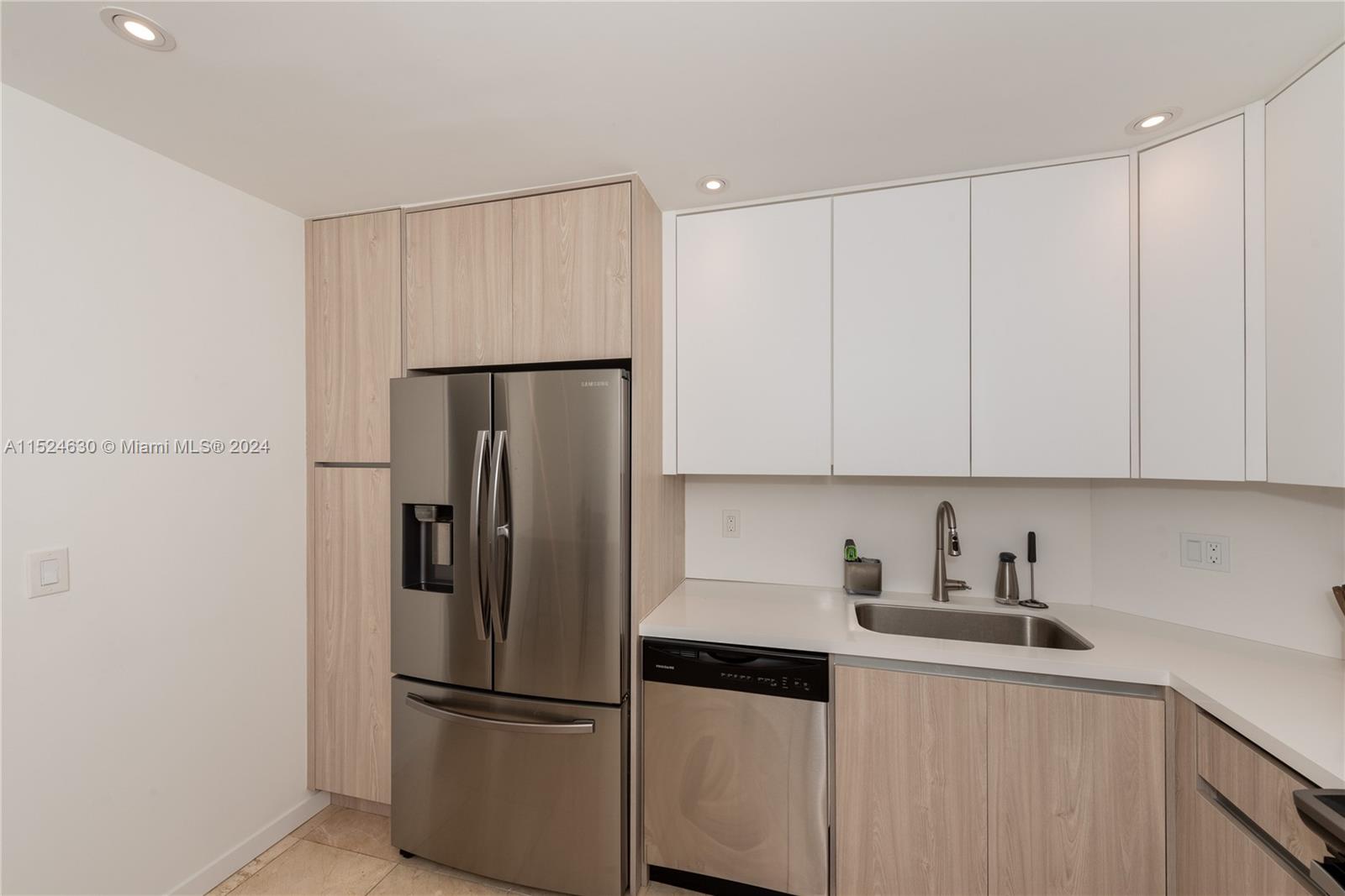 201 Crandon Blvd 802, Key Biscayne, Florida 33149, 2 Bedrooms Bedrooms, ,2 BathroomsBathrooms,Residentiallease,For Rent,201 Crandon Blvd 802,A11524630