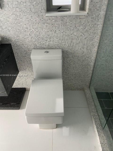 1000 Shore Dr, Miami Beach, FL, 33141 United States, 4 Bedrooms Bedrooms, ,3 BathroomsBathrooms,Residential,For Sale,Shore Dr,A11531635