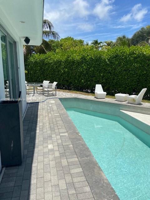 1000 Shore Dr, Miami Beach, FL, 33141 United States, 4 Bedrooms Bedrooms, ,3 BathroomsBathrooms,Residential,For Sale,Shore Dr,A11531635