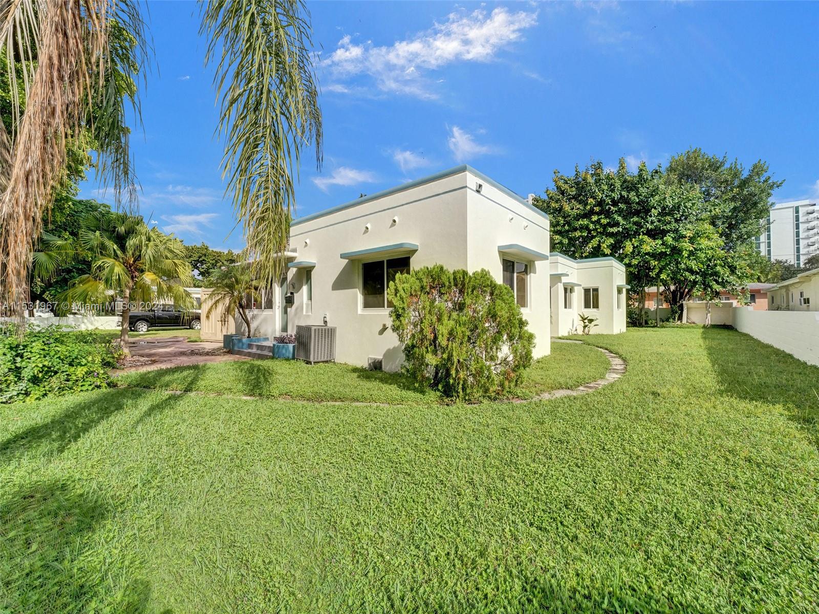 1833 Madison St 02, Hollywood, Florida 33020, 2 Bedrooms Bedrooms, ,1 BathroomBathrooms,Residentiallease,For Rent,1833 Madison St 02,A11531967