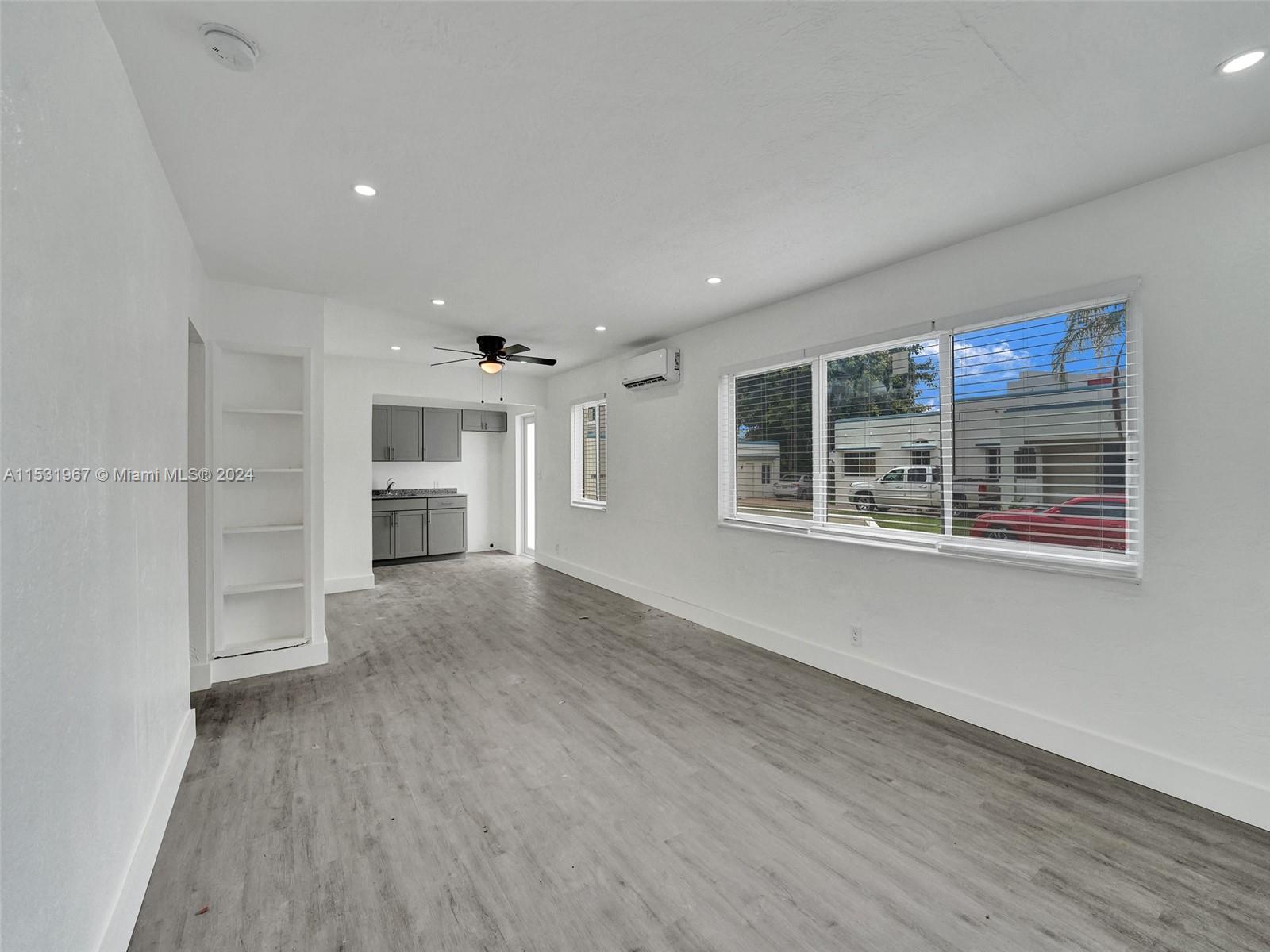 1833 Madison St 02, Hollywood, Florida 33020, 2 Bedrooms Bedrooms, ,1 BathroomBathrooms,Residentiallease,For Rent,1833 Madison St 02,A11531967