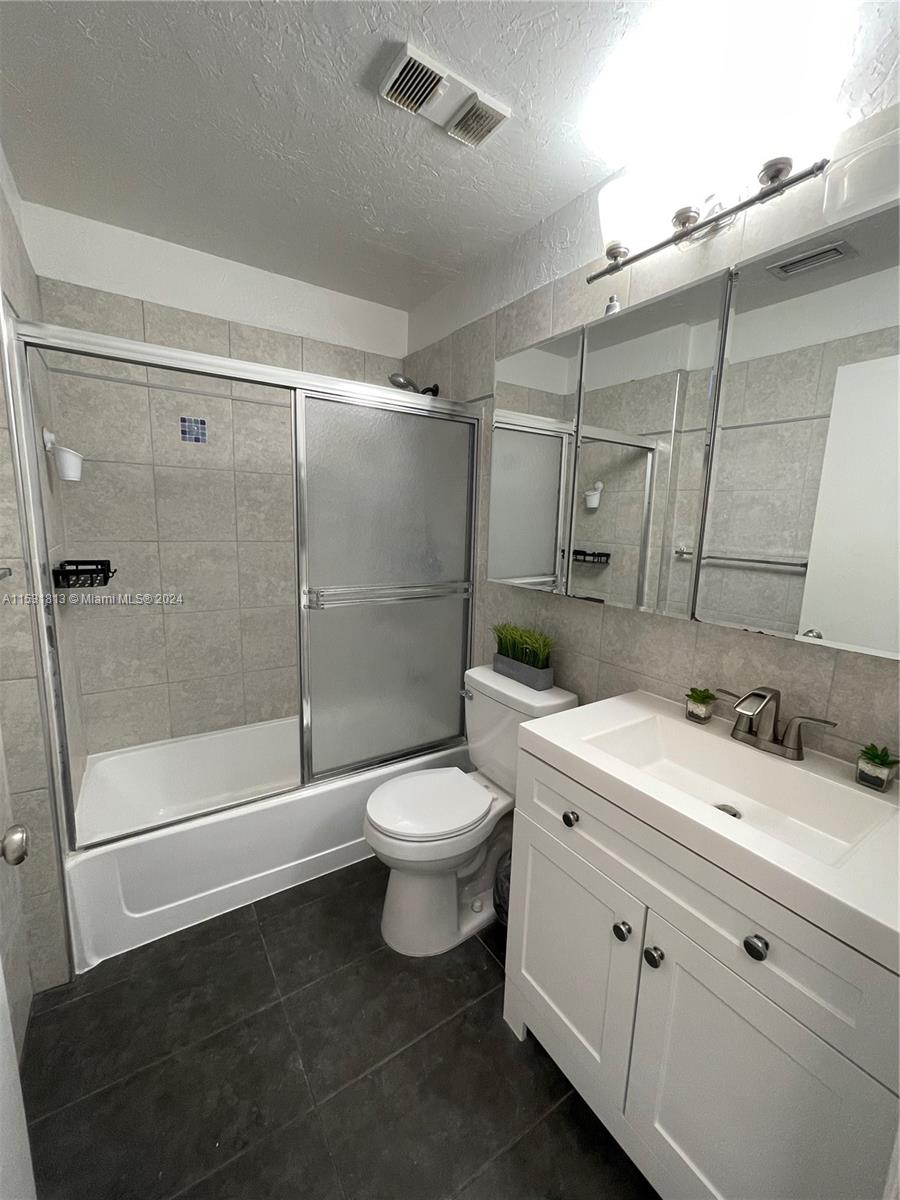 5587 Park Rd 5587, Dania Beach, Florida 33312, 2 Bedrooms Bedrooms, ,2 BathroomsBathrooms,Residentiallease,For Rent,5587 Park Rd 5587,A11531813