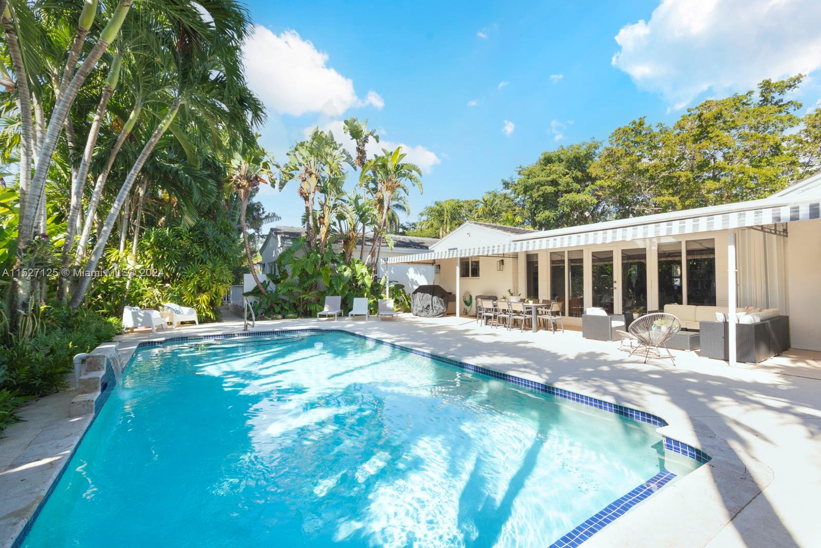 410 Bargello Ave, Coral Gables, Florida 33146, 3 Bedrooms Bedrooms, ,3 BathroomsBathrooms,Residential,For Sale,410 Bargello Ave,A11527125