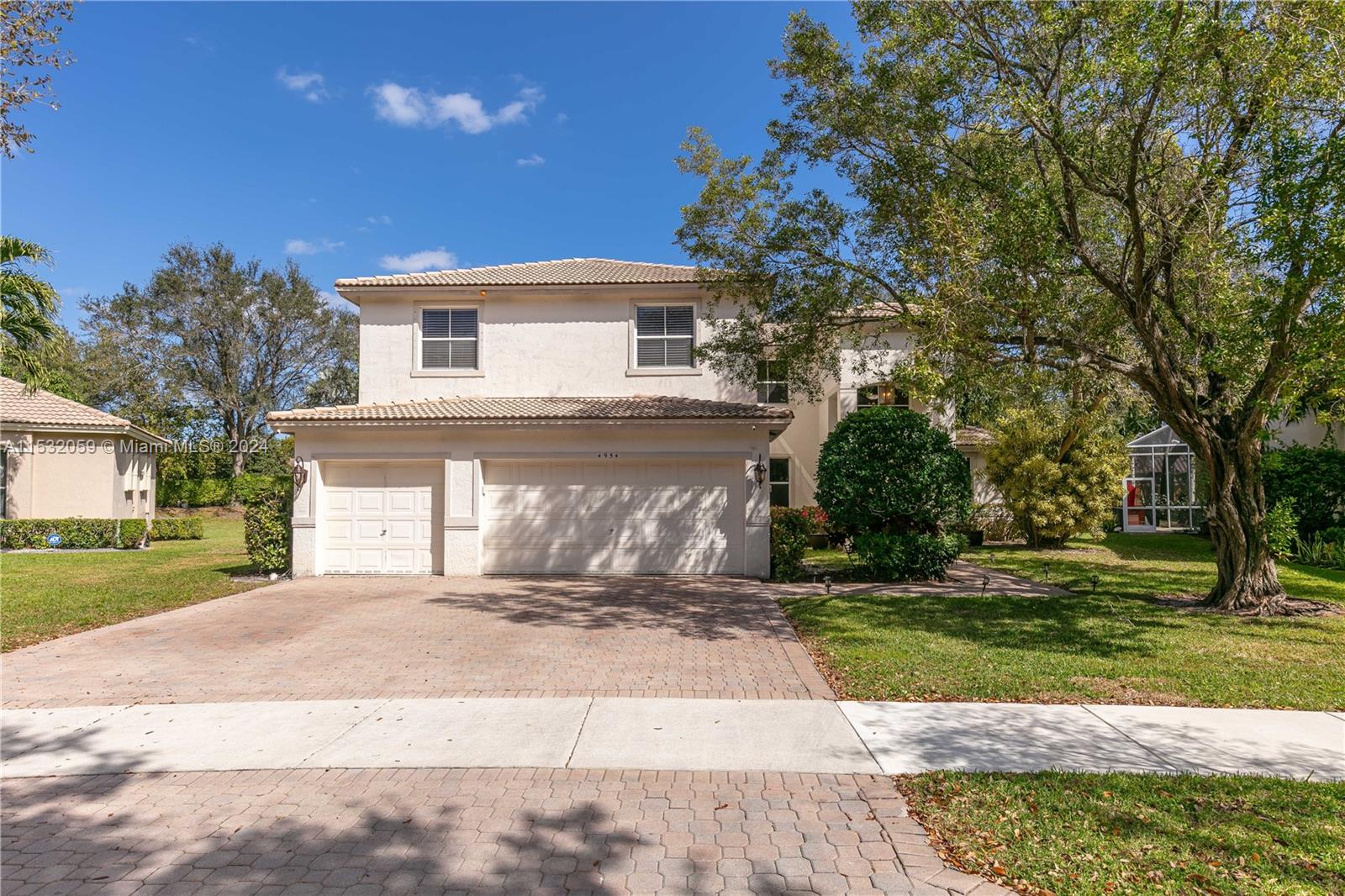 4954 NW 52nd Ave, Coconut Creek, FL 33073