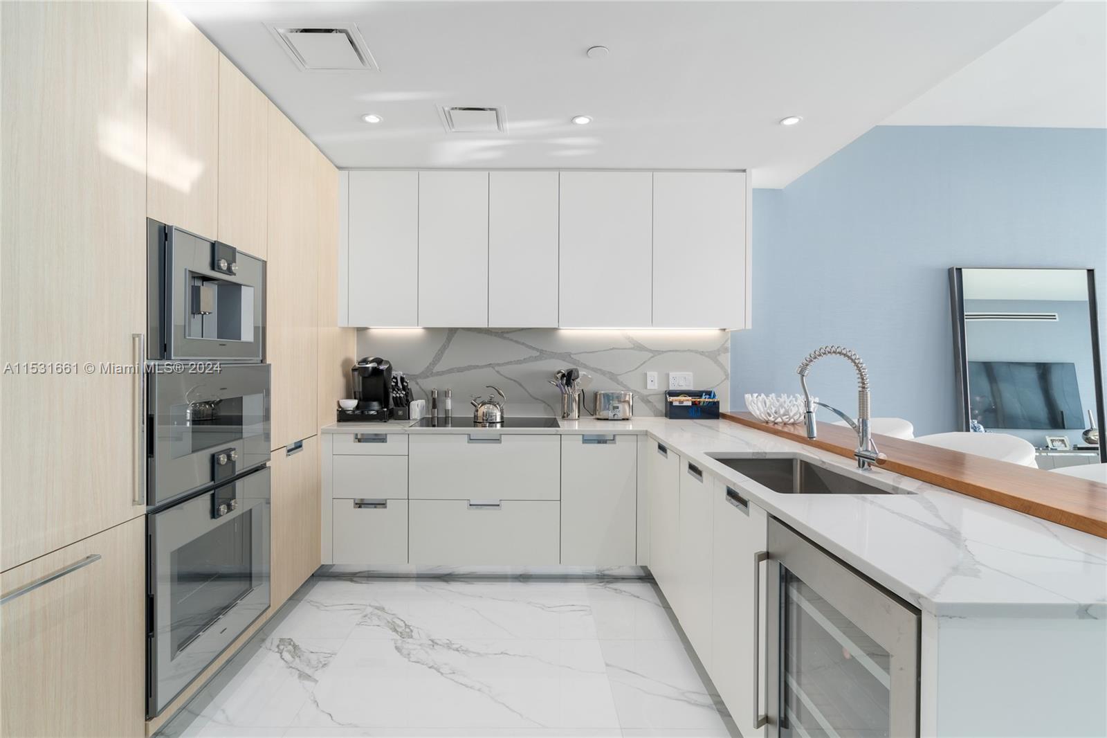 15701 Collins Ave, Sunny Isles Beach, FL, 33160 United States, 2 Bedrooms Bedrooms, ,2 BathroomsBathrooms,Residential,For Sale,Collins Ave,A11531661