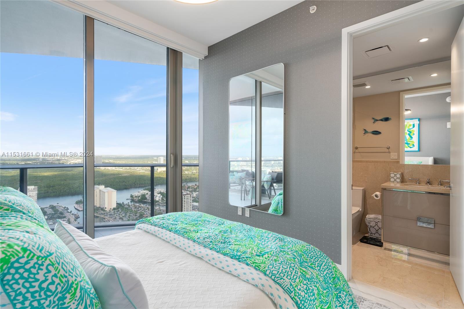 15701 Collins Ave, Sunny Isles Beach, FL, 33160 United States, 2 Bedrooms Bedrooms, ,2 BathroomsBathrooms,Residential,For Sale,Collins Ave,A11531661