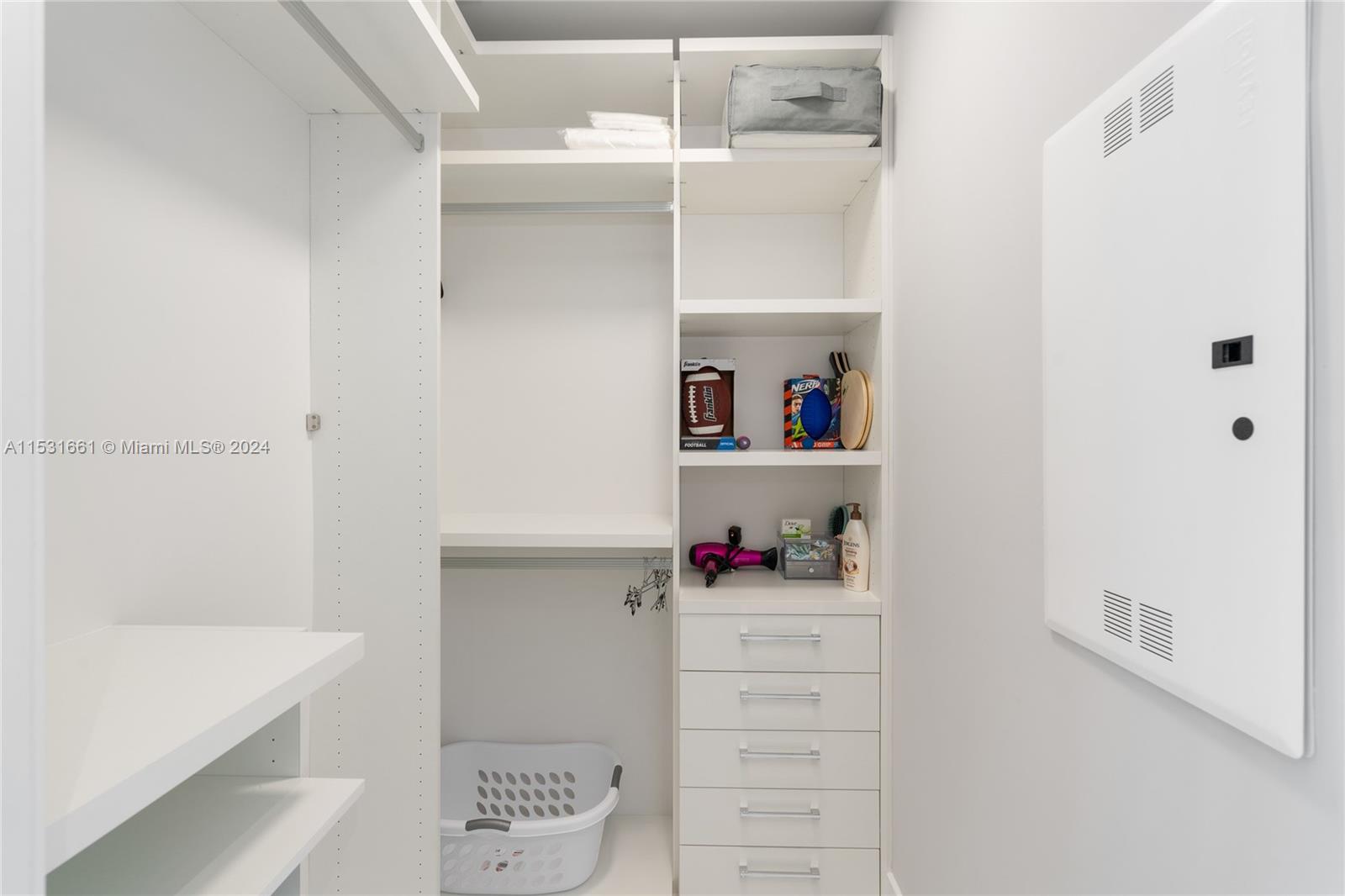 15701 Collins Ave, Sunny Isles Beach, FL, 33160 United States, 2 Bedrooms Bedrooms, ,2 BathroomsBathrooms,Residential,For Sale,Collins Ave,A11531661