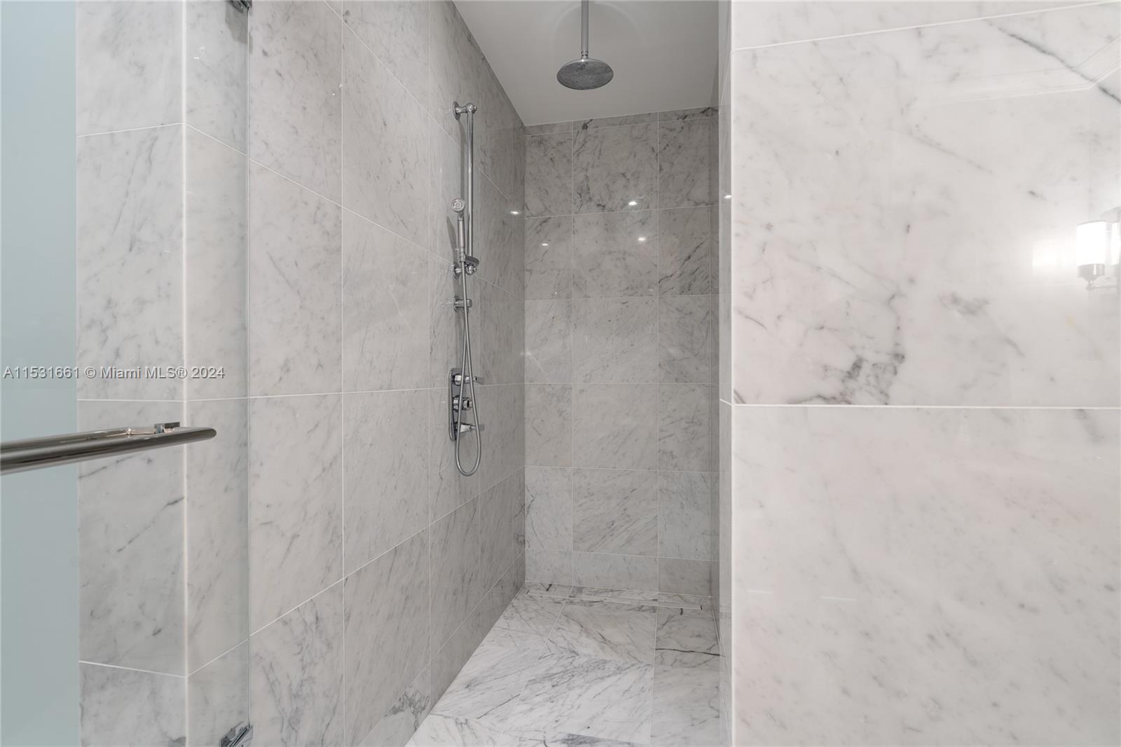 15701 Collins Ave, Sunny Isles Beach, FL, 33160 United States, 2 Bedrooms Bedrooms, ,2 BathroomsBathrooms,Residential,For Sale,Collins Ave,A11531661