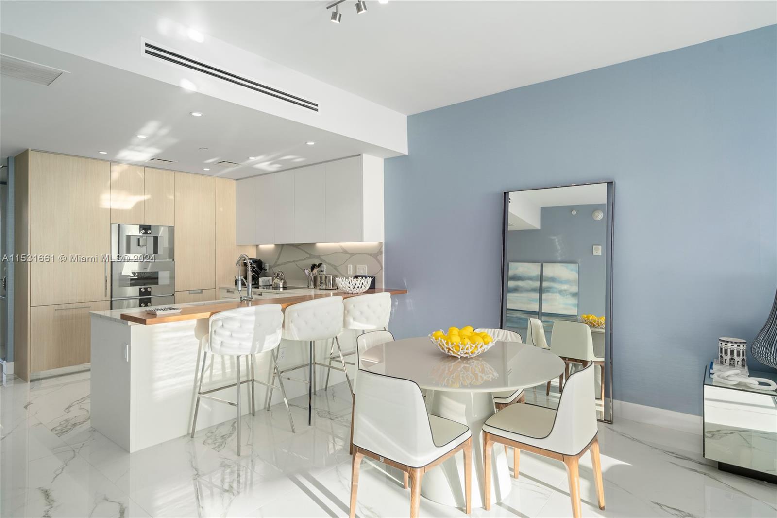 15701 Collins Ave, Sunny Isles Beach, FL, 33160 United States, 2 Bedrooms Bedrooms, ,2 BathroomsBathrooms,Residential,For Sale,Collins Ave,A11531661