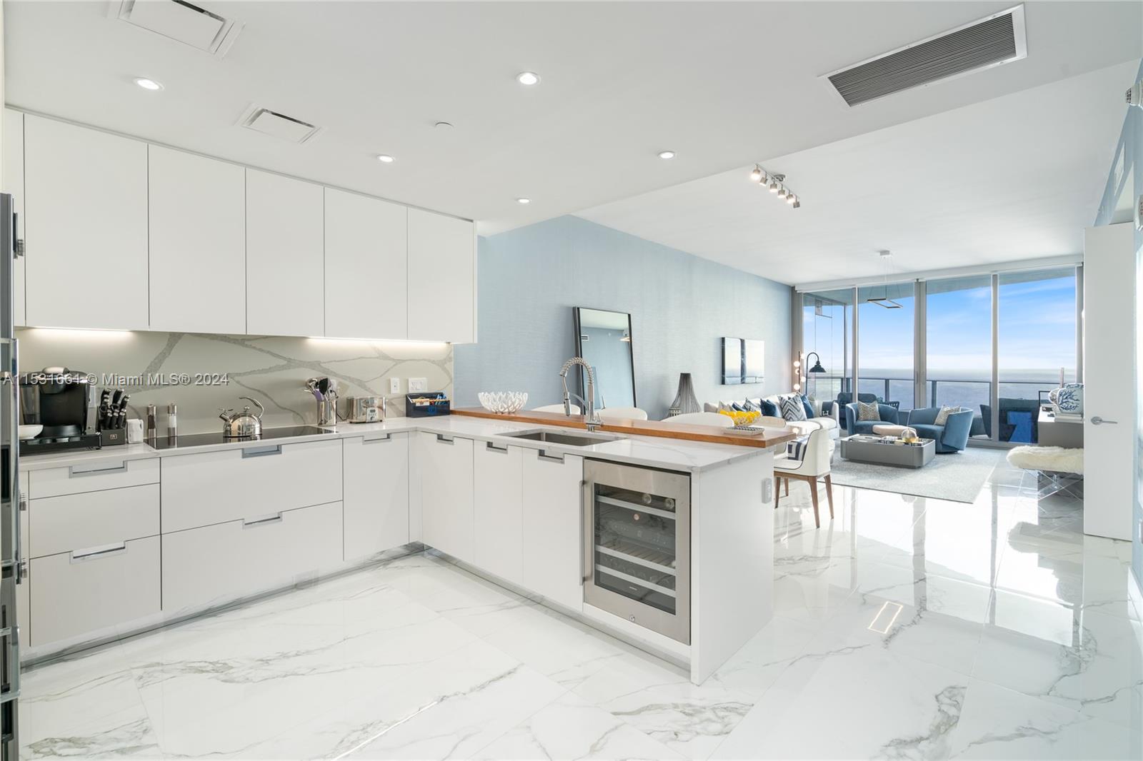 15701 Collins Ave, Sunny Isles Beach, FL, 33160 United States, 2 Bedrooms Bedrooms, ,2 BathroomsBathrooms,Residential,For Sale,Collins Ave,A11531661
