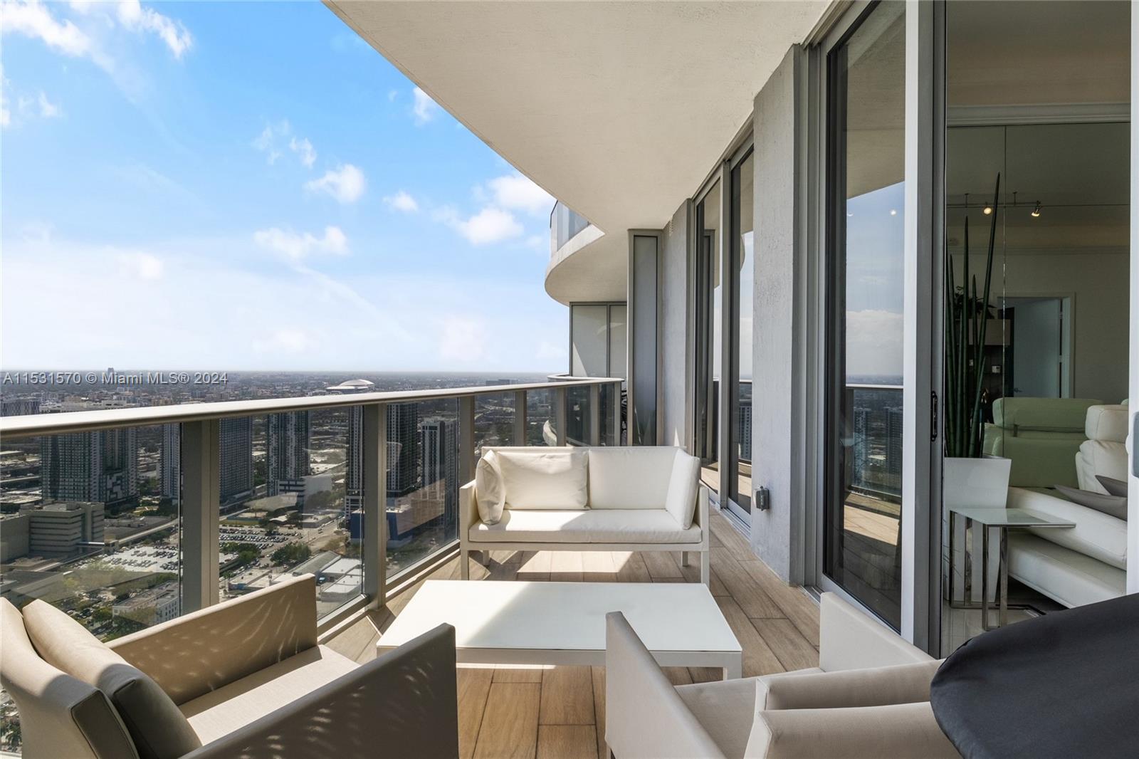 488 NE 18TH ST PH04, Miami, Florida 33132, 2 Bedrooms Bedrooms, ,3 BathroomsBathrooms,Residential,For Sale,488 NE 18TH ST PH04,A11531570