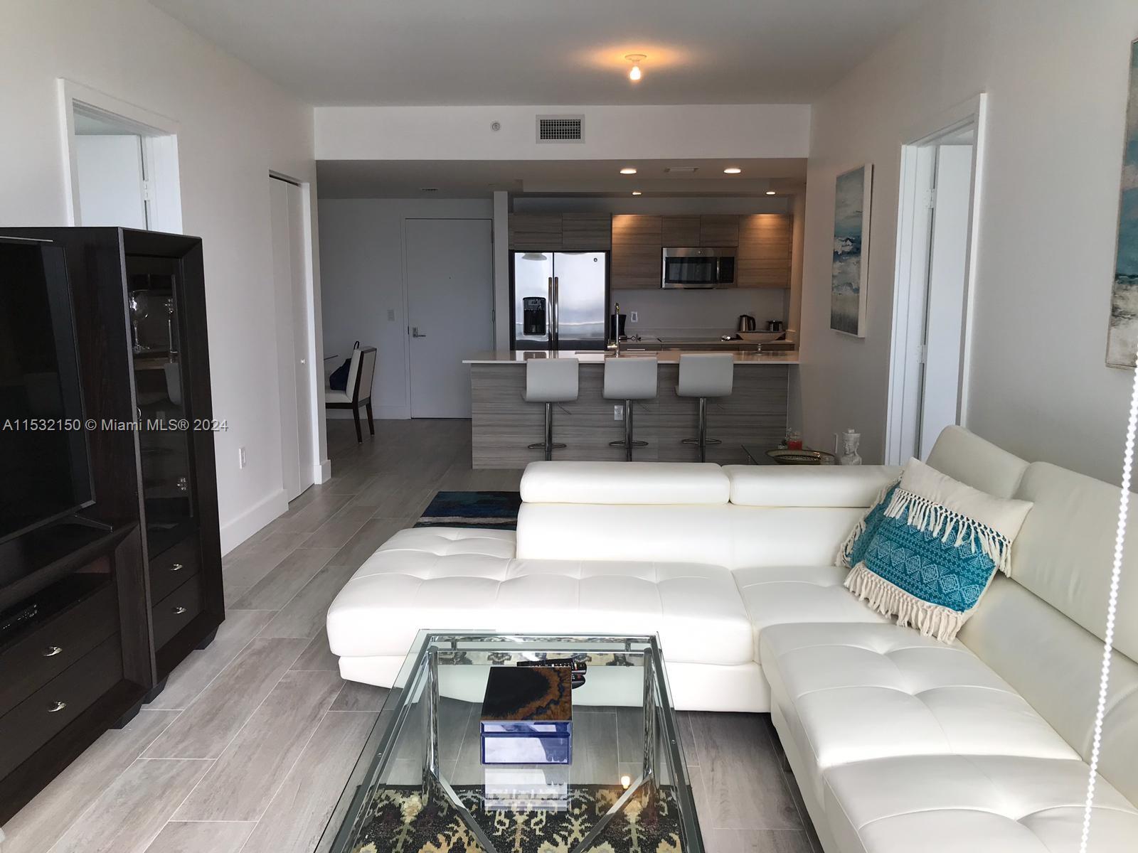 121 NE 34th St 2602, Miami, Florida 33137, 2 Bedrooms Bedrooms, ,2 BathroomsBathrooms,Residentiallease,For Rent,121 NE 34th St 2602,A11532150
