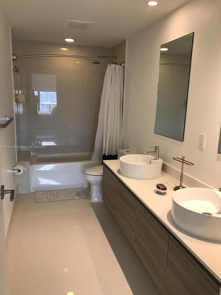 121 NE 34th St 2602, Miami, Florida 33137, 2 Bedrooms Bedrooms, ,2 BathroomsBathrooms,Residentiallease,For Rent,121 NE 34th St 2602,A11532150