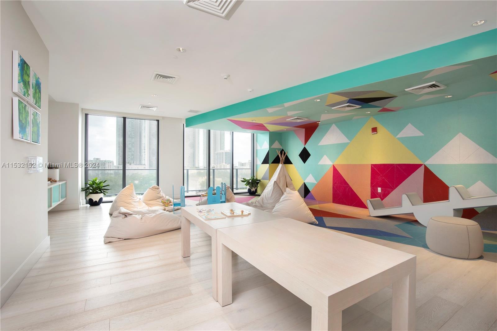 121 NE 34th St L206, Miami, Florida 33137, 1 Bedroom Bedrooms, ,1 BathroomBathrooms,Residential,For Sale,121 NE 34th St L206,A11532152