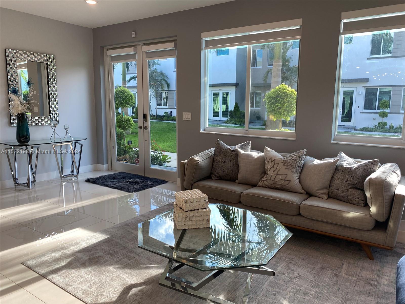 6683 NW 103rd Pkwy 6683, Doral, Florida 33178, 3 Bedrooms Bedrooms, ,2 BathroomsBathrooms,Residentiallease,For Rent,6683 NW 103rd Pkwy 6683,A11532198