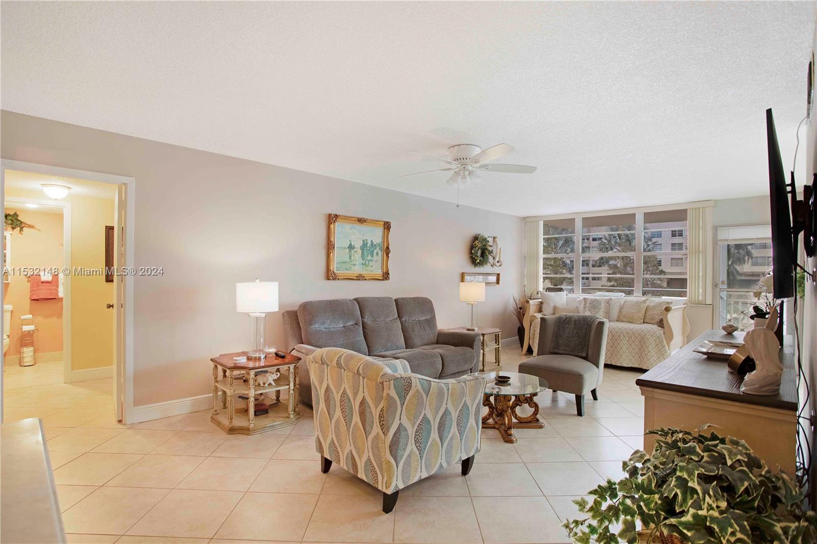 251 174 St, Sunny Isles Beach, FL, 33160 United States, 1 Bedroom Bedrooms, ,1 BathroomBathrooms,Residential,For Sale,174 St,A11532148