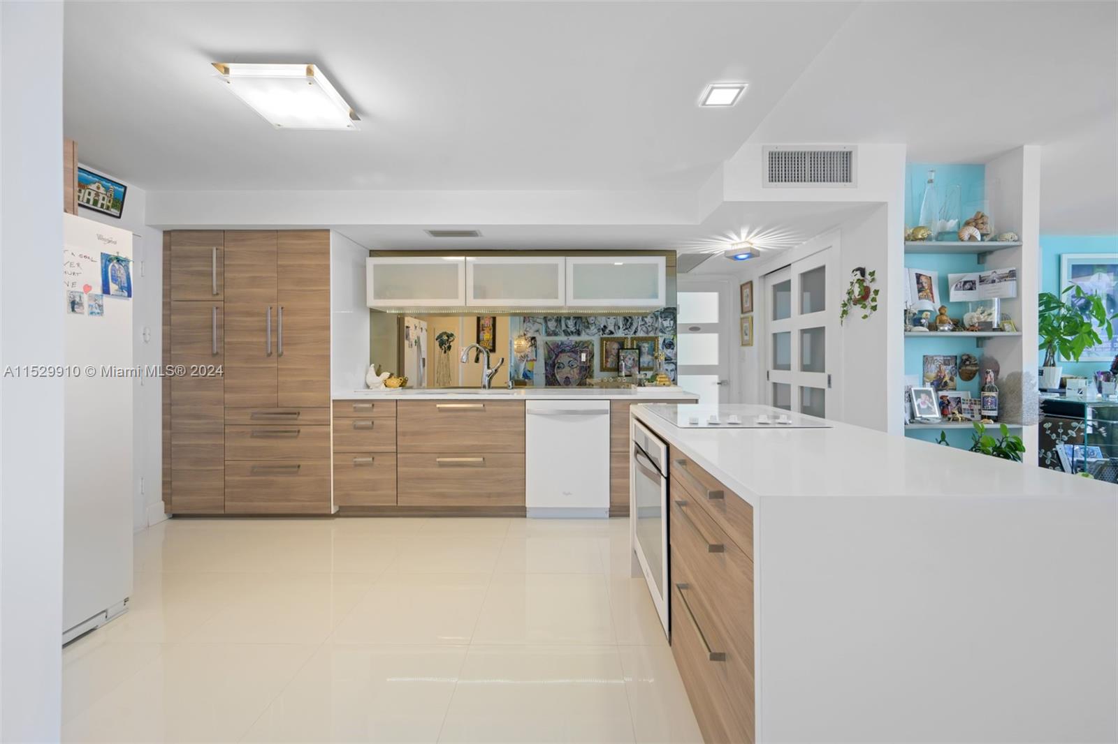 1600 S Ocean Dr 17H, Hollywood, Florida 33019, 2 Bedrooms Bedrooms, ,2 BathroomsBathrooms,Residential,For Sale,1600 S Ocean Dr 17H,A11529910