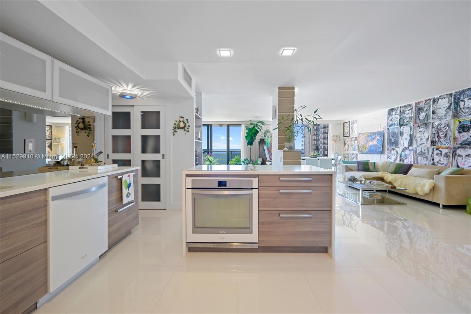 1600 S Ocean Dr 17H, Hollywood, Florida 33019, 2 Bedrooms Bedrooms, ,2 BathroomsBathrooms,Residential,For Sale,1600 S Ocean Dr 17H,A11529910