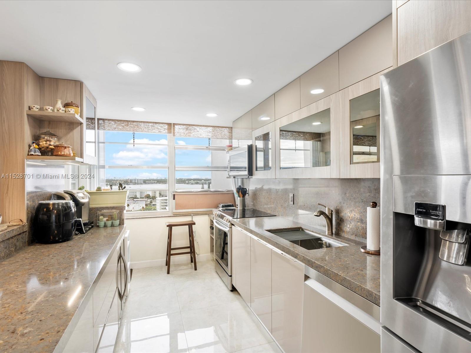 18071 Biscayne Blvd, Aventura, FL, 33160 United States, 4 Bedrooms Bedrooms, ,3 BathroomsBathrooms,Residential,For Sale,Biscayne Blvd,A11528701