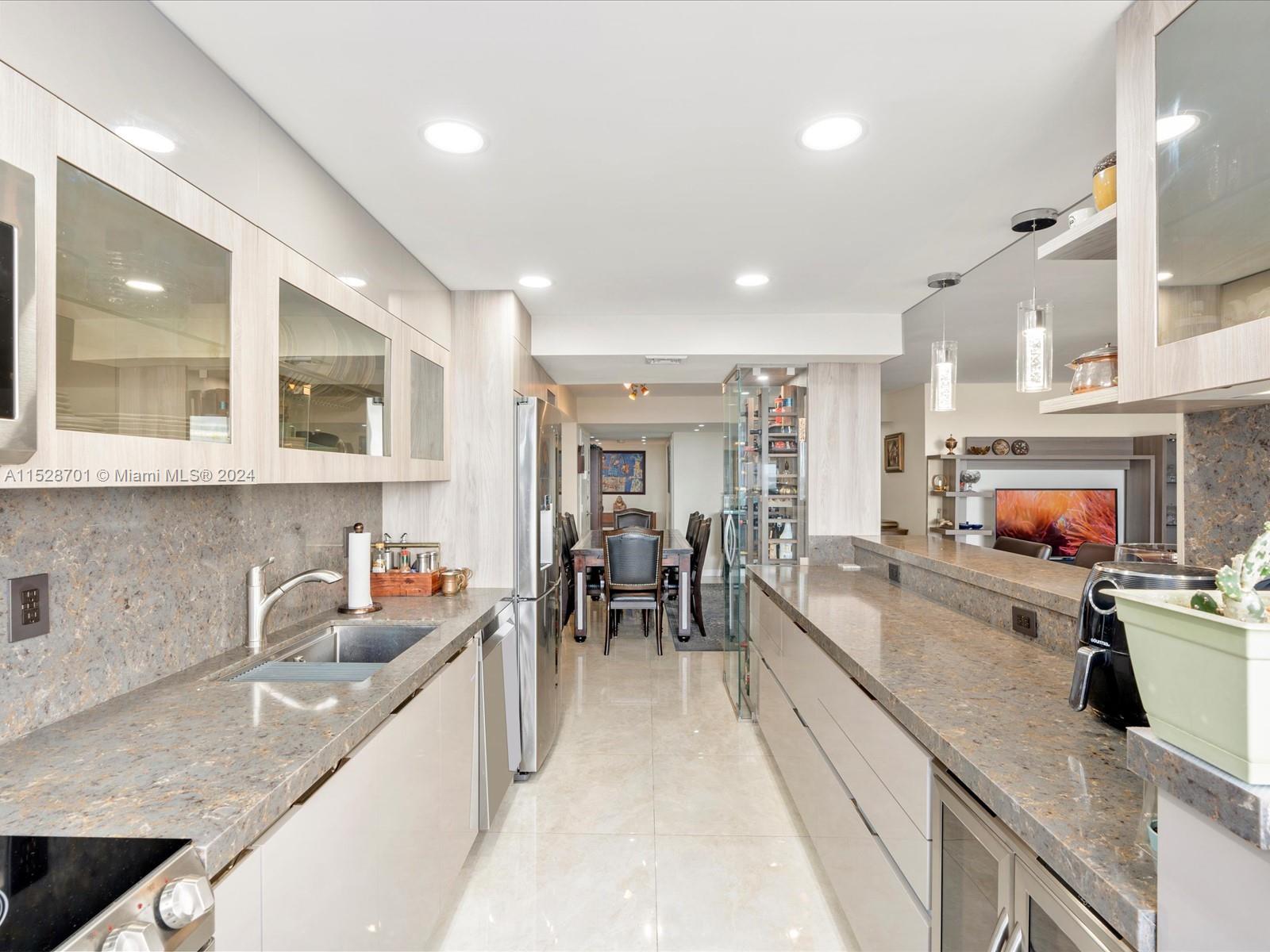 18071 Biscayne Blvd, Aventura, FL, 33160 United States, 4 Bedrooms Bedrooms, ,3 BathroomsBathrooms,Residential,For Sale,Biscayne Blvd,A11528701