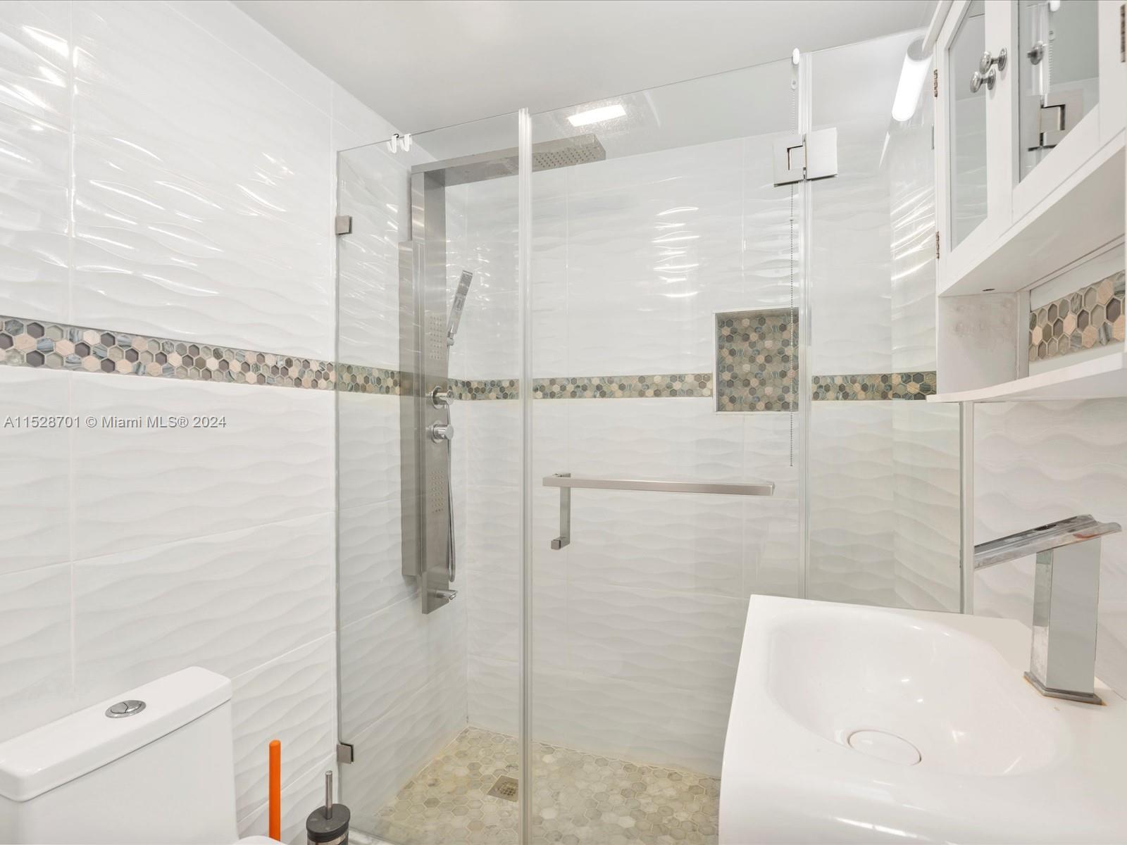 18071 Biscayne Blvd 1401, Aventura, Florida 33160, 4 Bedrooms Bedrooms, ,3 BathroomsBathrooms,Residential,For Sale,18071 Biscayne Blvd 1401,A11528701