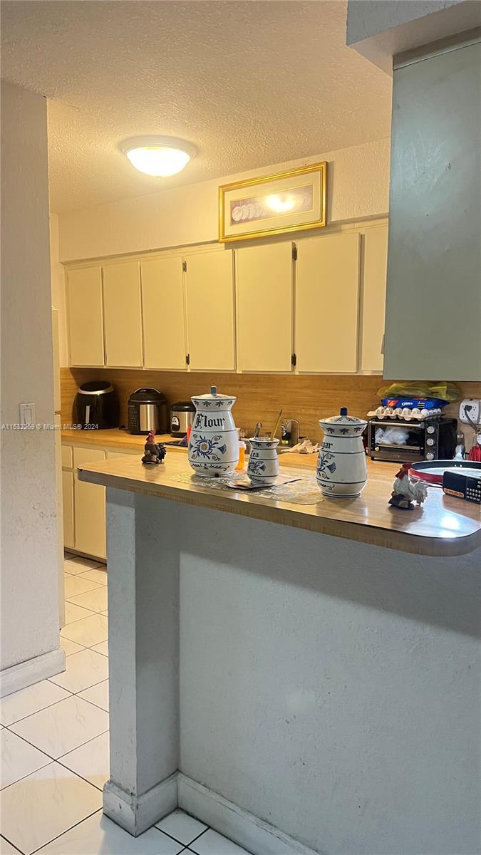 1685 W 42nd St 202, Hialeah, Florida 33012, 2 Bedrooms Bedrooms, ,2 BathroomsBathrooms,Residential,For Sale,1685 W 42nd St 202,A11532259