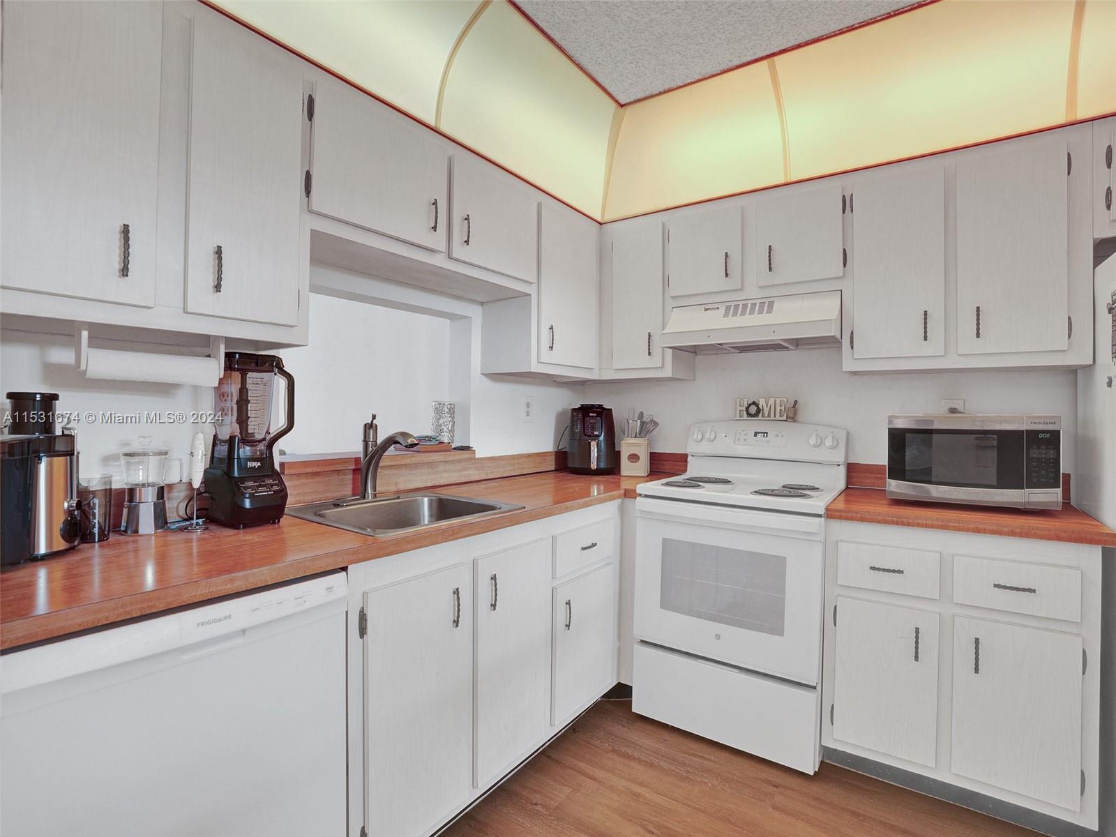 1800 SW 81st Ave 1212, North Lauderdale, Florida 33068, 1 Bedroom Bedrooms, ,1 BathroomBathrooms,Residential,For Sale,1800 SW 81st Ave 1212,A11531674