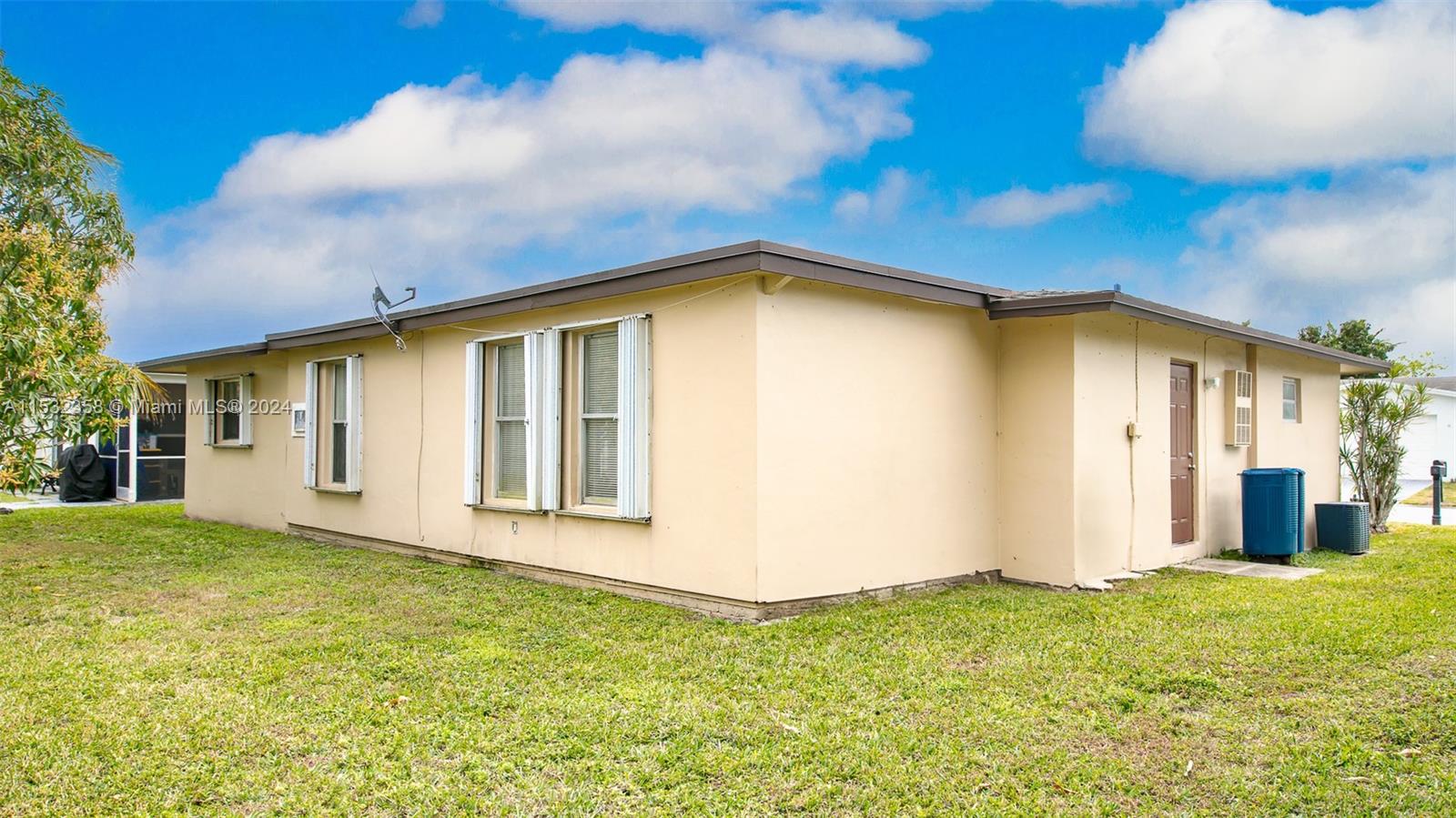 6995 NW 11th Ct, Margate, Florida 33063, 3 Bedrooms Bedrooms, ,2 BathroomsBathrooms,Residential,For Sale,6995 NW 11th Ct,A11532358