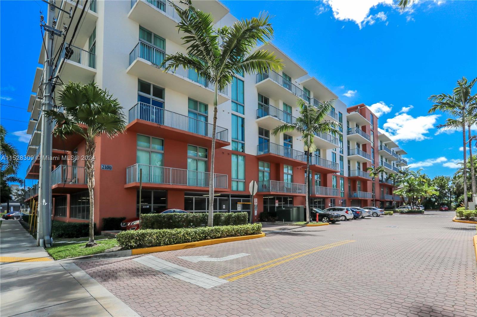 2100 Van Buren St 511, Hollywood, Florida 33020, 1 Bedroom Bedrooms, ,1 BathroomBathrooms,Residentiallease,For Rent,2100 Van Buren St 511,A11528309