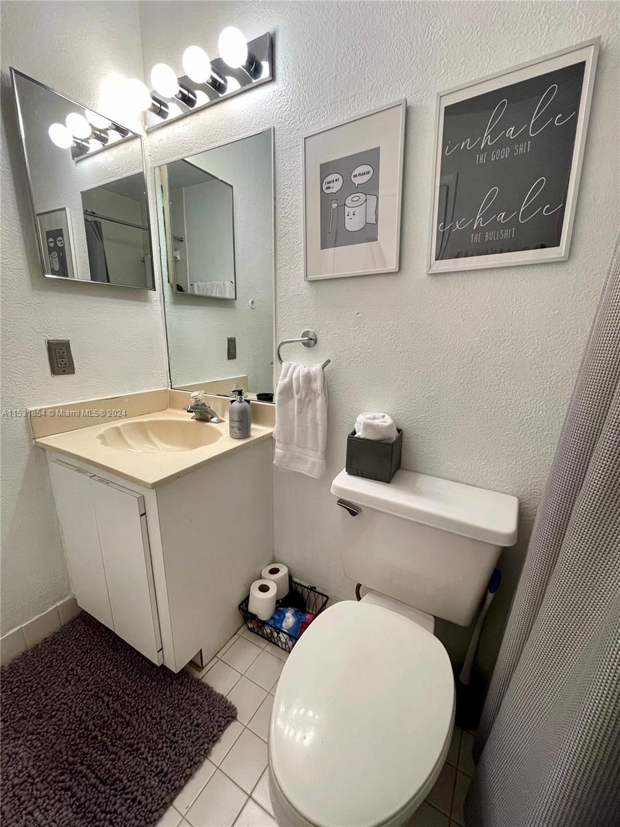 2nd Bathroom