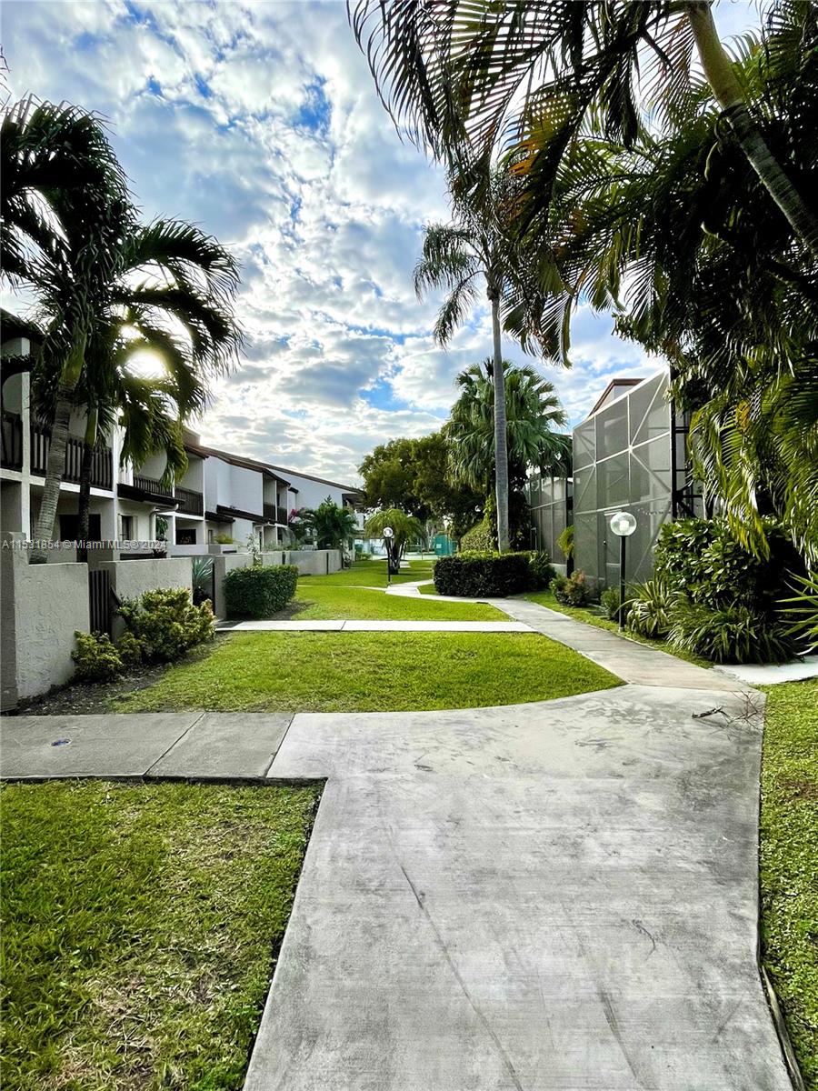 Lots of greenery to walk your pet