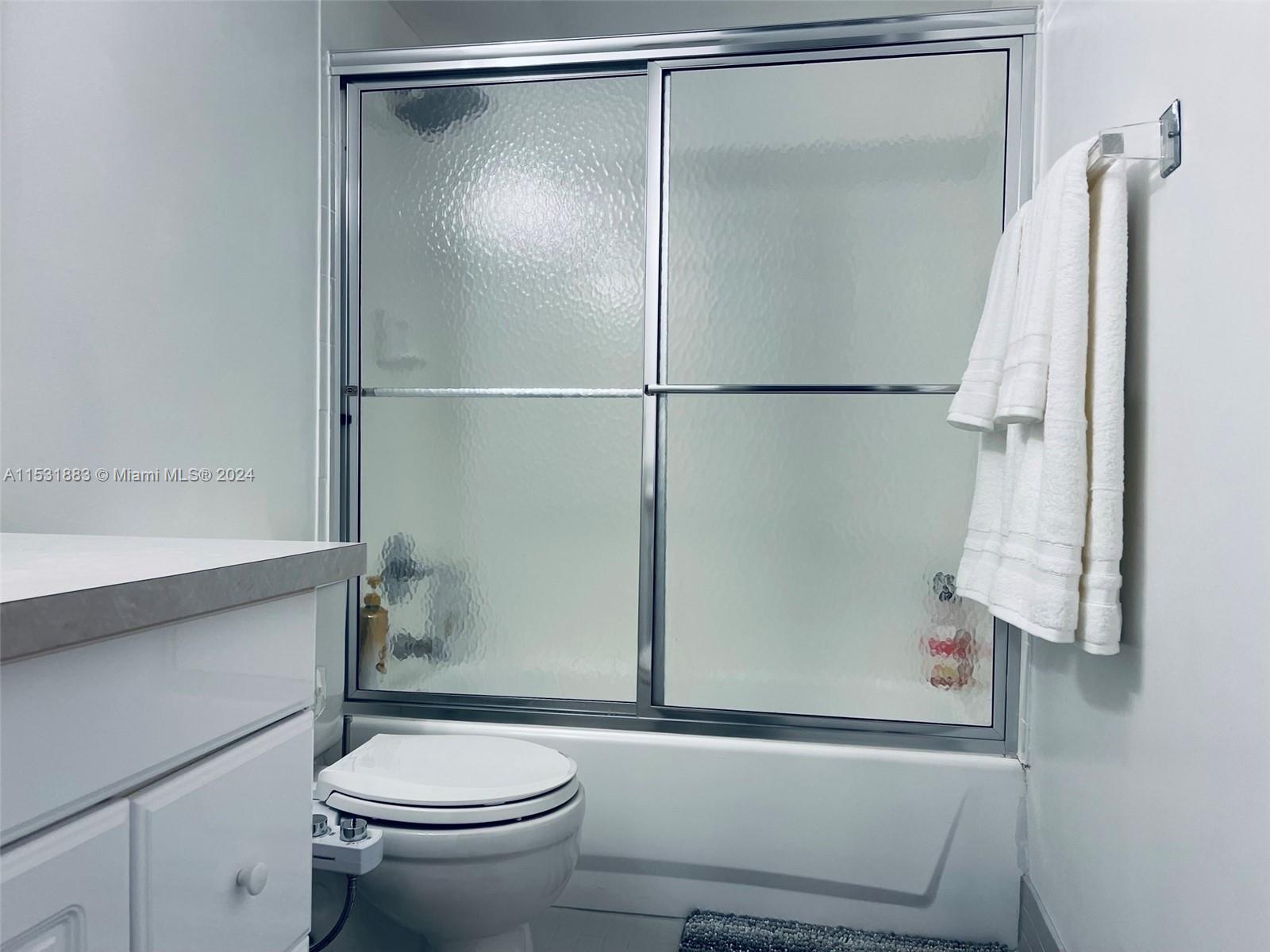 401 Golden Isles Dr 903, Hallandale Beach, Florida 33009, 2 Bedrooms Bedrooms, ,2 BathroomsBathrooms,Residentiallease,For Rent,401 Golden Isles Dr 903,A11531883