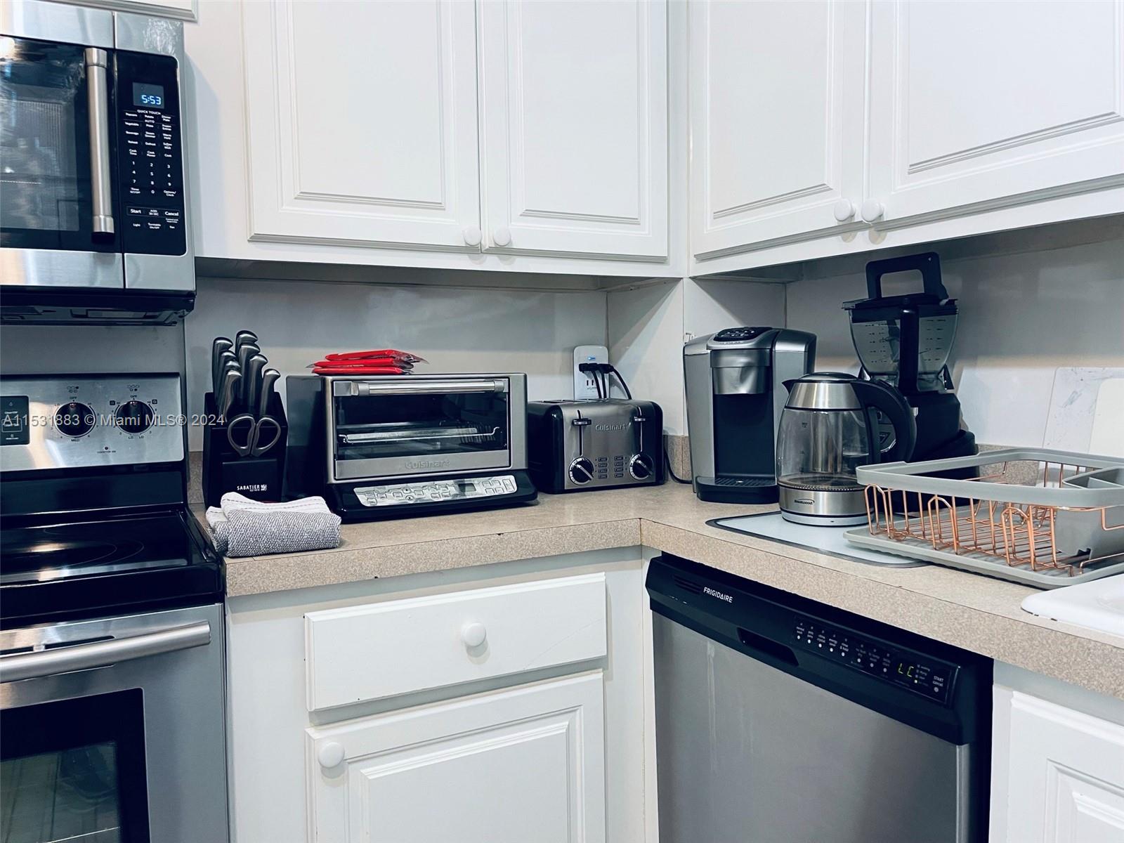 401 Golden Isles Dr 903, Hallandale Beach, Florida 33009, 2 Bedrooms Bedrooms, ,2 BathroomsBathrooms,Residentiallease,For Rent,401 Golden Isles Dr 903,A11531883