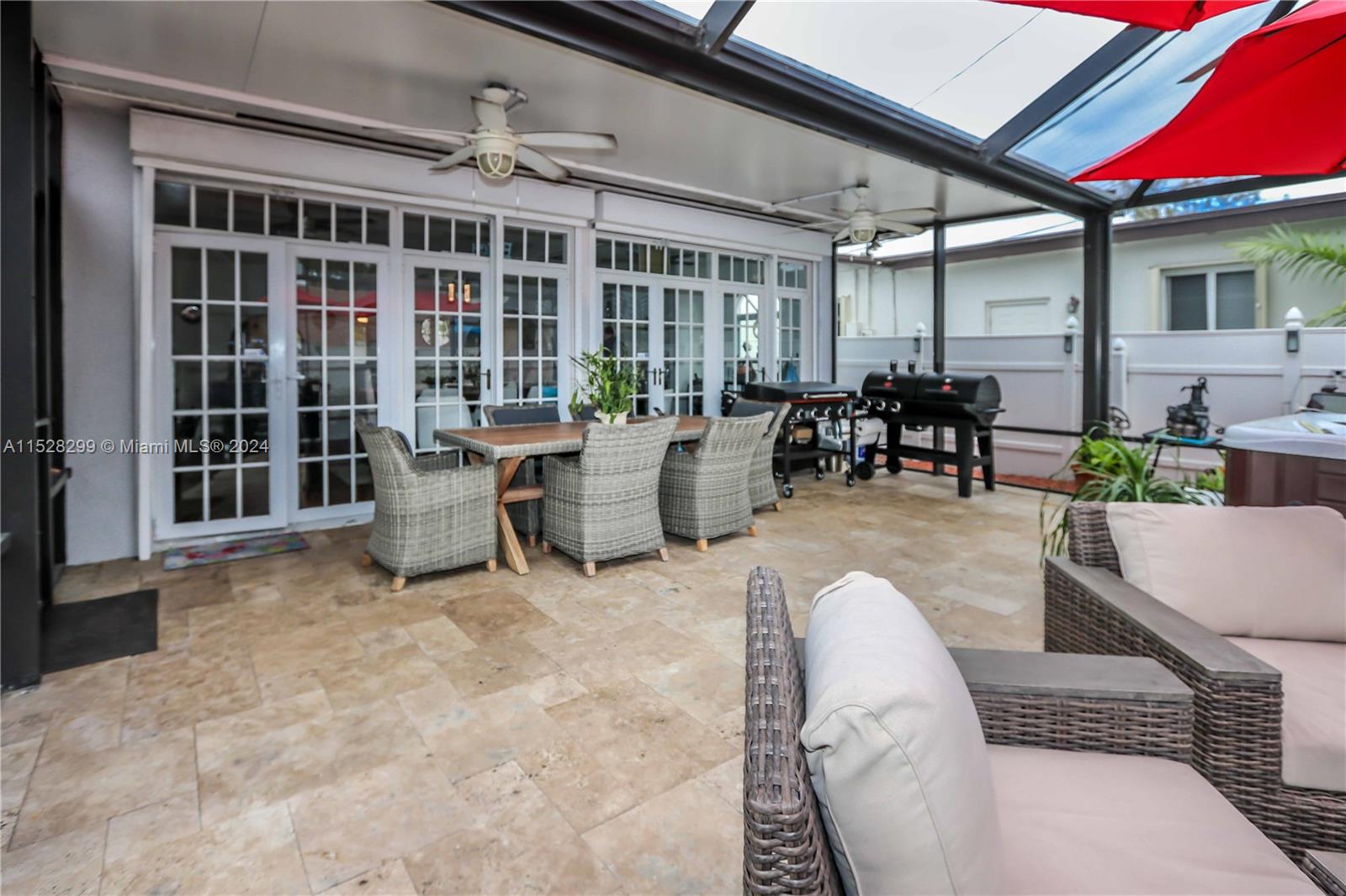 812 Johnson St, Hollywood, Florida 33019, 3 Bedrooms Bedrooms, ,2 BathroomsBathrooms,Residential,For Sale,812 Johnson St,A11528299