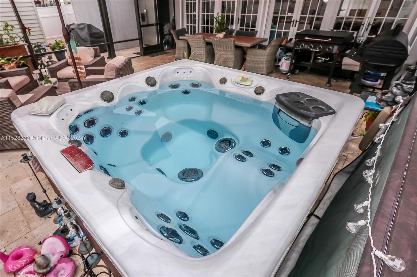 812 Johnson St, Hollywood, Florida 33019, 3 Bedrooms Bedrooms, ,2 BathroomsBathrooms,Residential,For Sale,812 Johnson St,A11528299