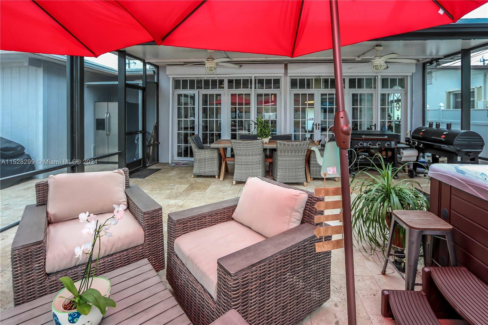 812 Johnson St, Hollywood, Florida 33019, 3 Bedrooms Bedrooms, ,2 BathroomsBathrooms,Residential,For Sale,812 Johnson St,A11528299