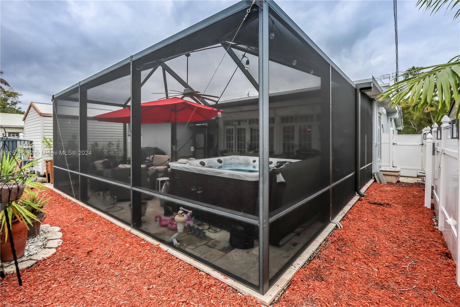 812 Johnson St, Hollywood, Florida 33019, 3 Bedrooms Bedrooms, ,2 BathroomsBathrooms,Residential,For Sale,812 Johnson St,A11528299